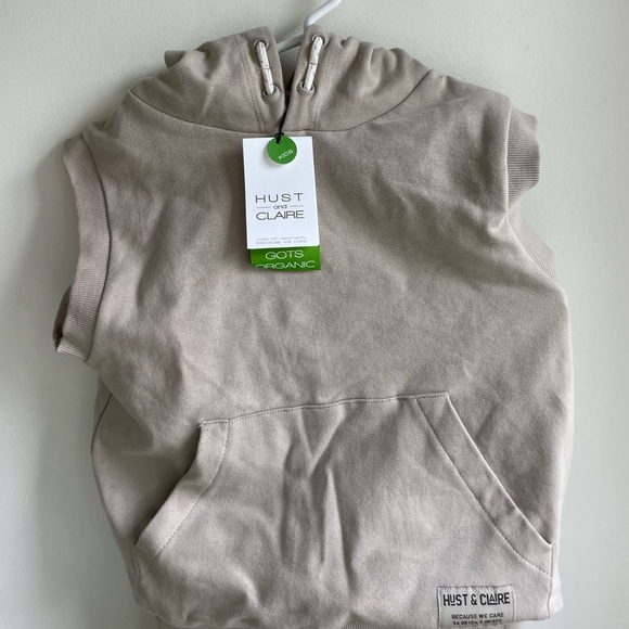 Hust & Claire Sweatsuit Set - Picture 3 of 7